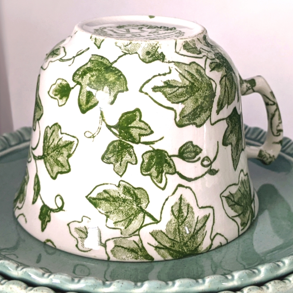 Burgess & Leigh IVY 2 pc. Matching Set Green, Cream Tea Cups. Royal Stafford. - Picture 2 of 11